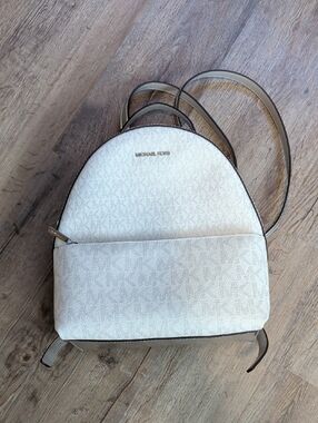 Michael Kors SHEILA White/Silver Backpack NWT